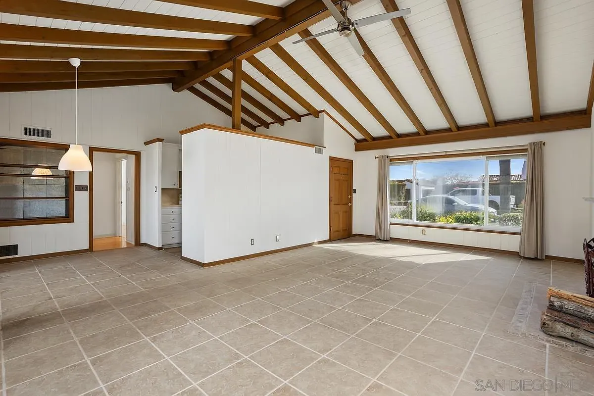 2 bed, 2.0 bath, 1200 sqft, $6,000 — Photo 3