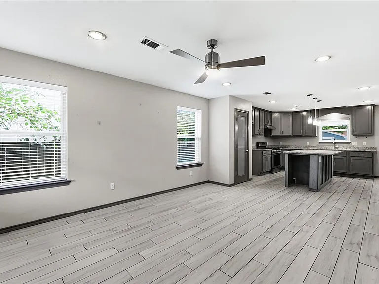 1804 Glenmore Ave — Photo 6
