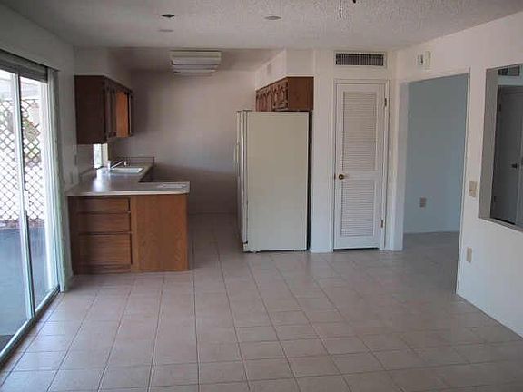 3rd image of 10039 N BROOKSIDE Drive