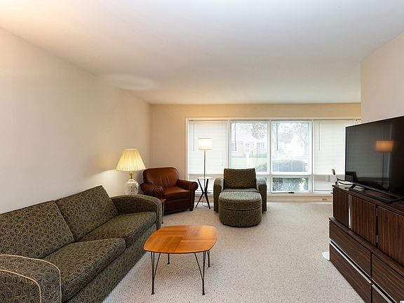 4th image of 5030 Elm St