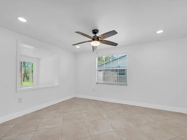 5600 Bayou Grande Blvd NE — Photo 15