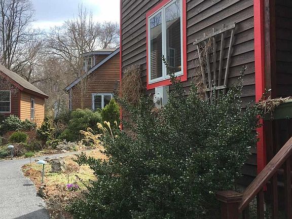 3rd image of 12 Cantines Island Ln