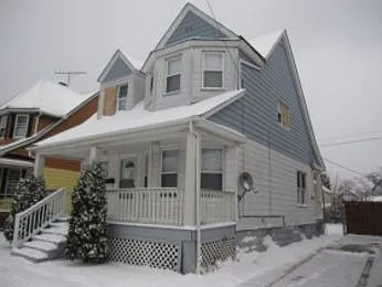 3281 W 98th St photo 1