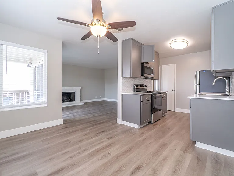 Mission Heights Apartments — Photo 21