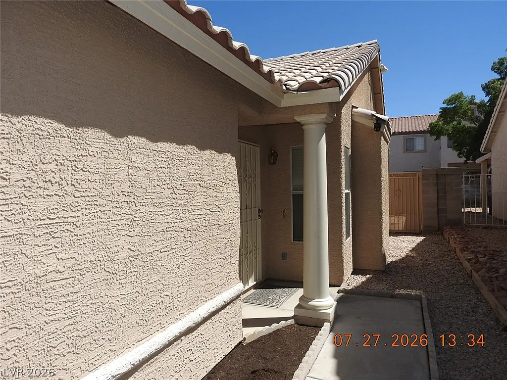 3 bed, 2.0 bath, 1314 sqft, $1,900 — Photo 3