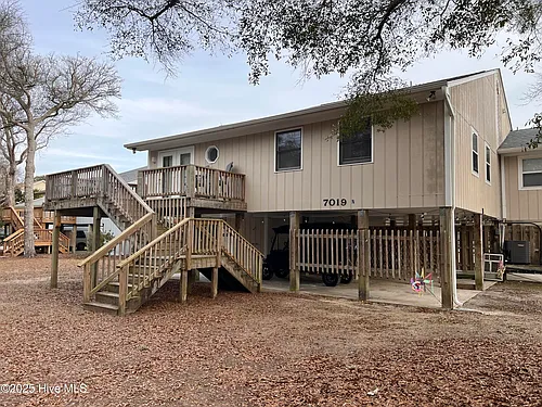 7019 N Sound Dr Photo 1