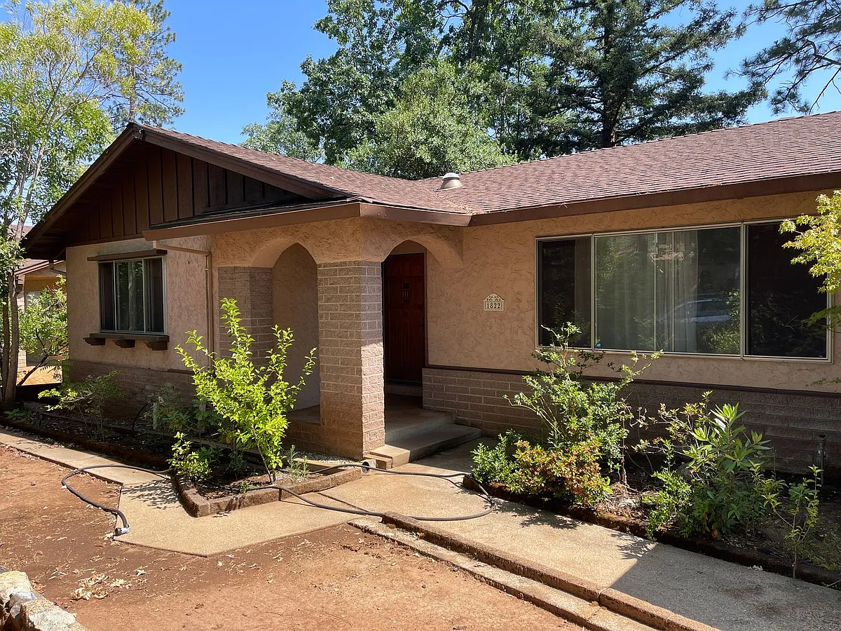 Building Photo - 1822 Arrowhead Dr