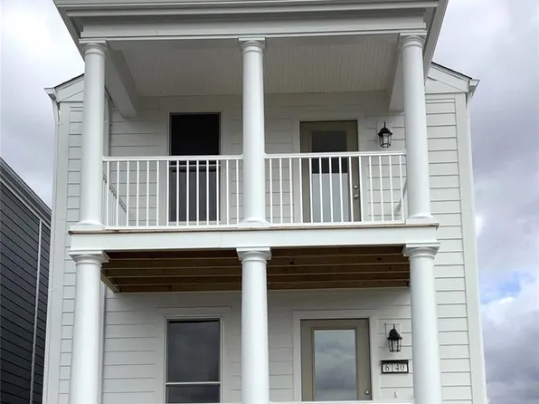 6140 New Town Dr, Saint Charles, MO 63301