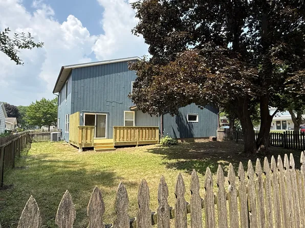 3 Westbrook Cir, Madison, WI 53711