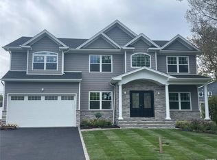 45 Edna Dr, Syosset, NY 11791