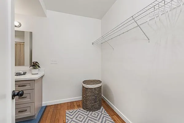 290 Burnett Ave S #214 — Photo 16