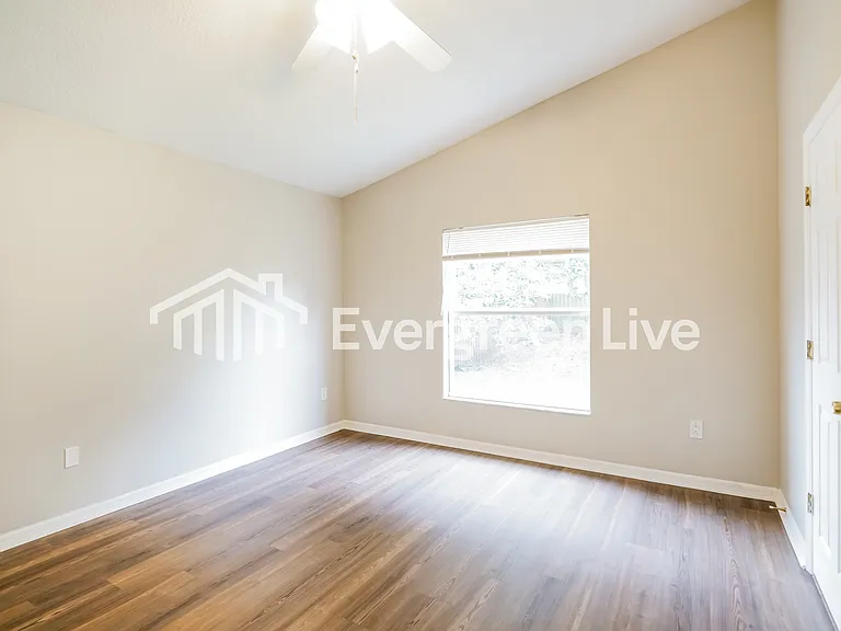 7615 Devonbridge Garden Way — Photo 4