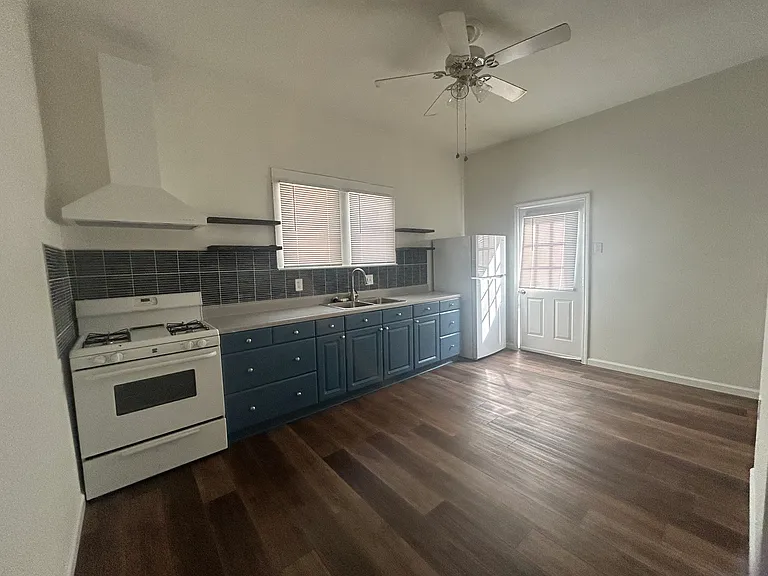 5611 Tremont St — Photo 15