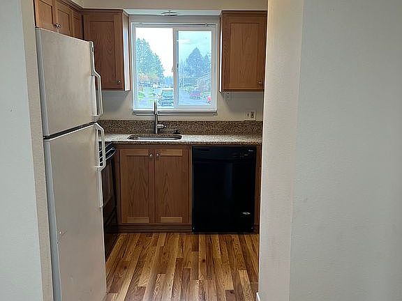 Kitchen view from dining rm