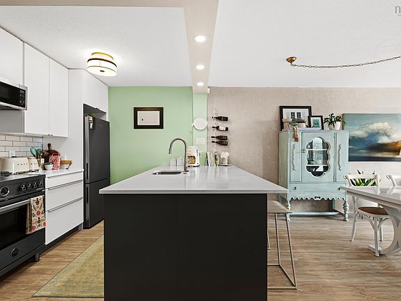 5th image of 5572 N Ridge Rd #309