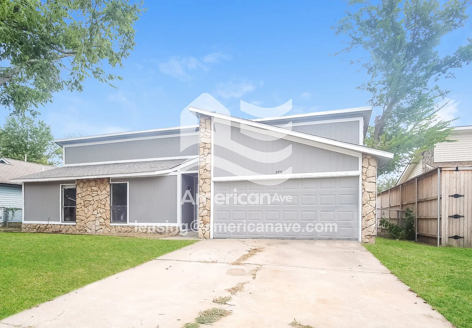 3 bed, 2.0 bath, 1264 sqft, $1,490 — Photo 2