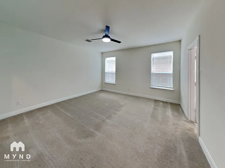 13725 James Buchanan St — Photo 9