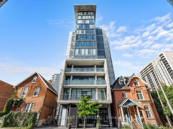 224 Lyon St N #712, Ottawa, ON K1R 0C1