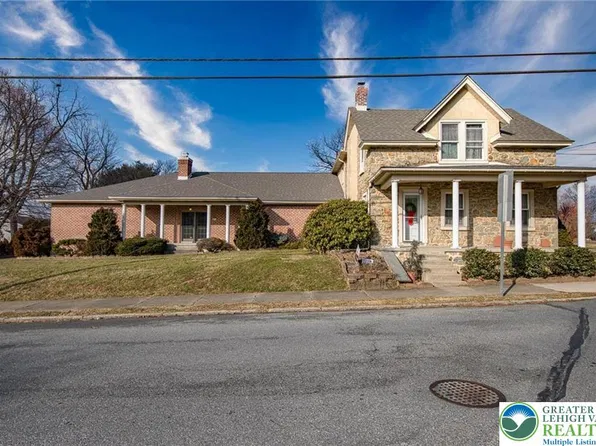 373 E High St, Hellertown, PA 18055