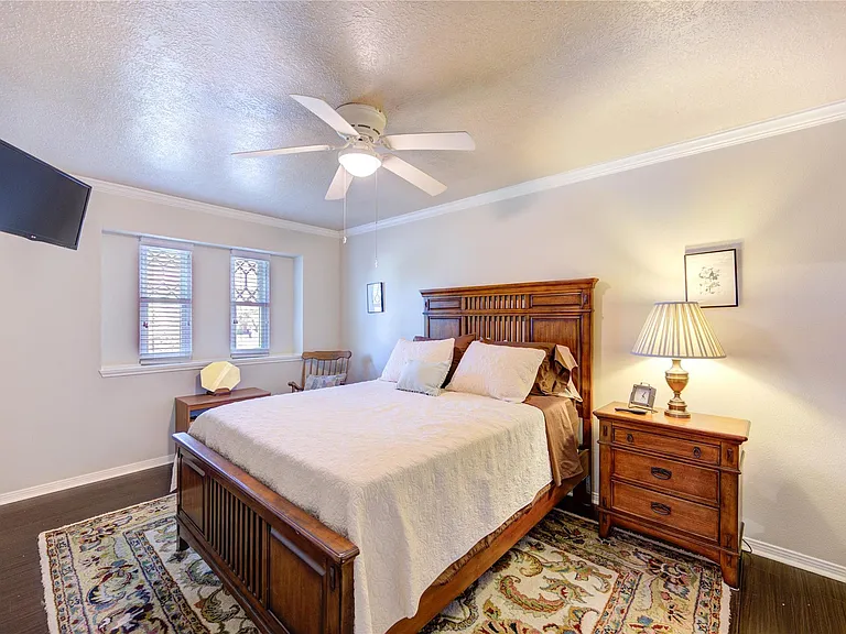 22526 Cove Hollow Dr — Photo 21