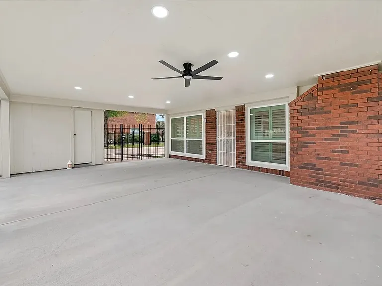 4019 Saint Michaels Ct — Photo 14