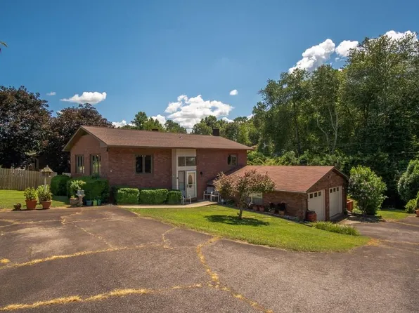 184 Meadowbrook Dr, Franklin, NC 28734