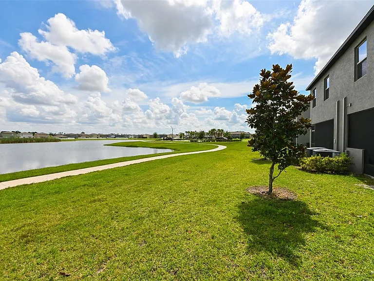 736 Royal Empress Dr — Photo 23
