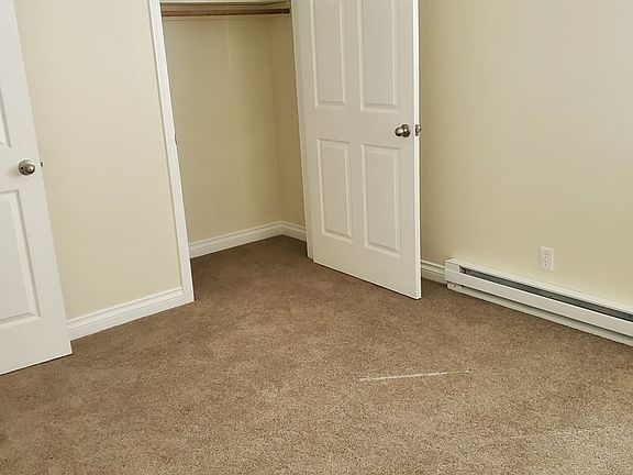 3rd image of 155 NW Jackson St APT 4