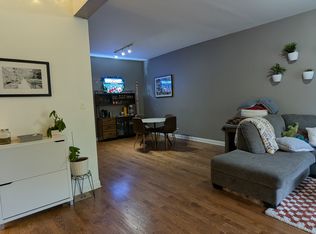 1622 W Addison St #1, Chicago, IL 60613