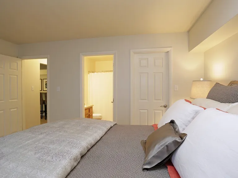 Lakemont Apartments — Photo 33