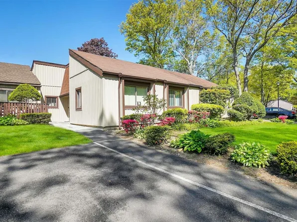 74 Strathmore Gate Drive #74, Stony Brook, NY 11790