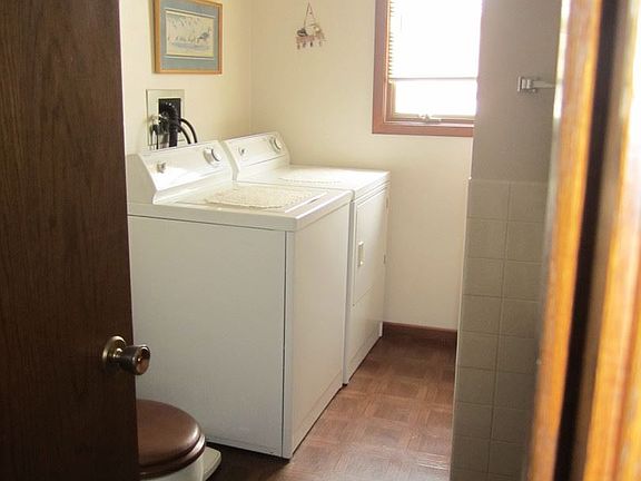 5th image of 621 3rd Ave N APT 3