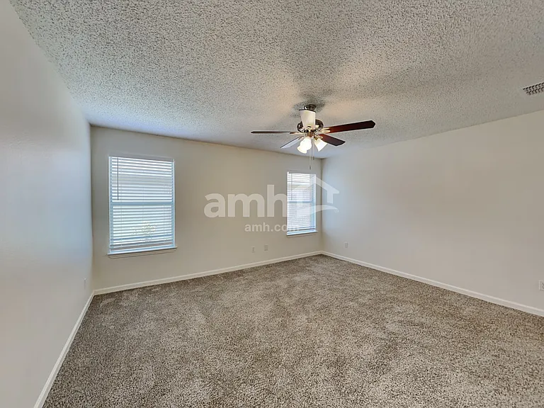 1475 Stewart Dr — Photo 11