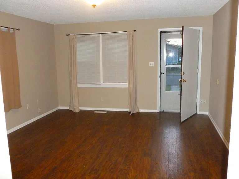 1548 Washington Ave — Photo 7