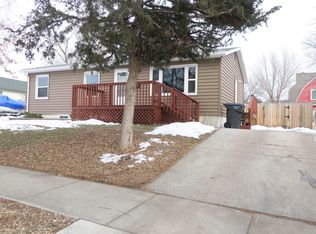 910 N Grand Ave, Pierre, SD 57501