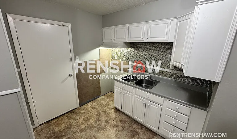 381 N Manassas St — Photo 13
