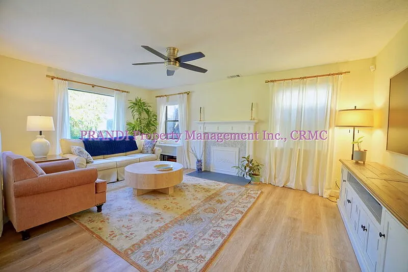 3 bed, 1.0 bath, 1217 sqft, $5,300 — Photo 2