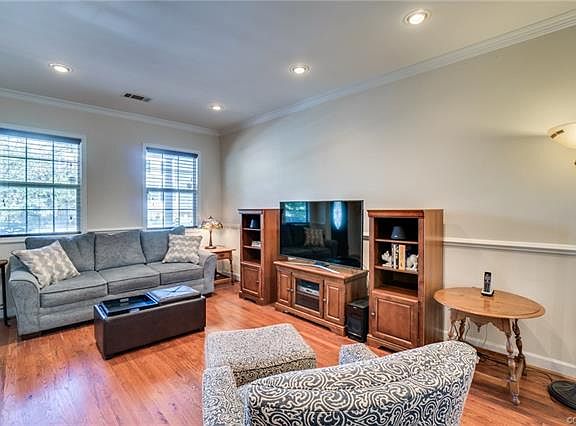 5th image of 419 N 33rd St