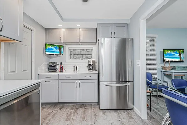 Sold by REMAX Elite | media 15