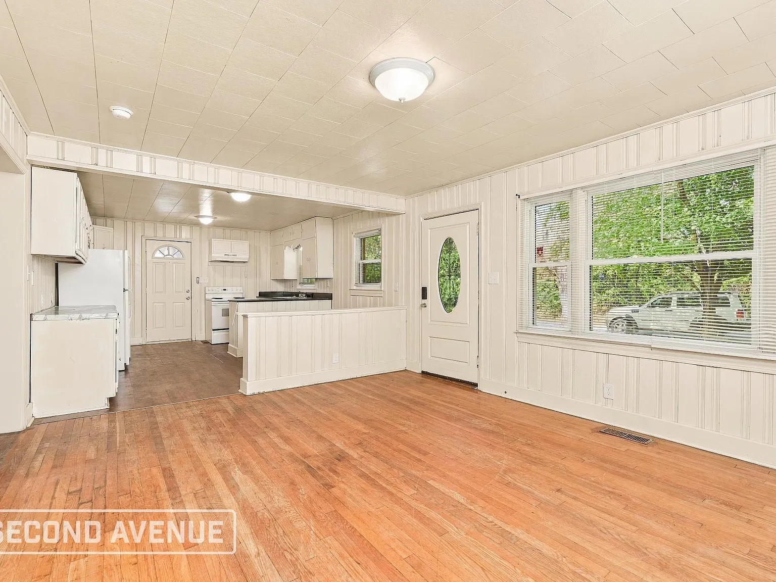 2 bed, 1.0 bath, 896 sqft, $1,225 — Photo 2
