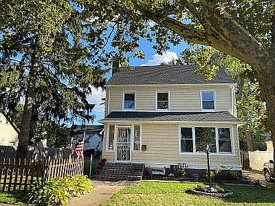 2nd image of 457 Columbia Ave