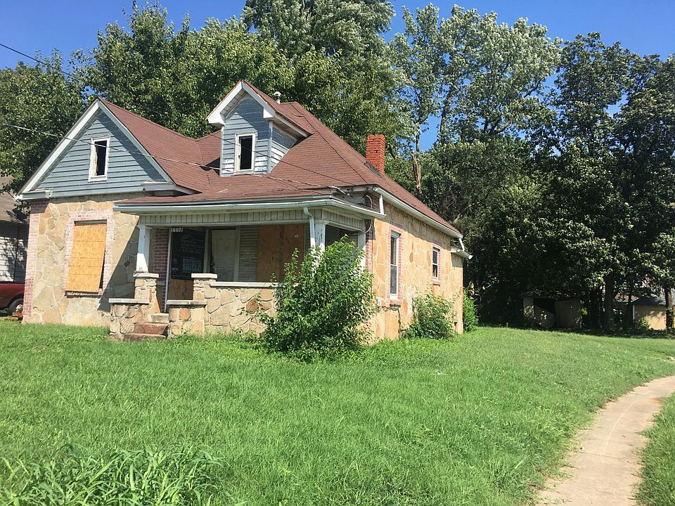 01. Front of the house