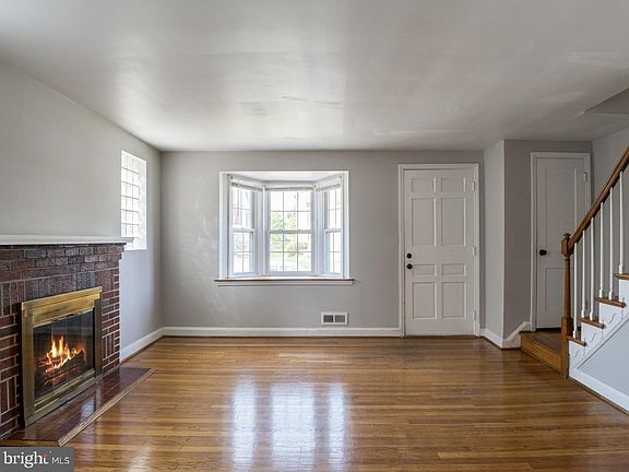 4th image of 1615 Thetford Rd