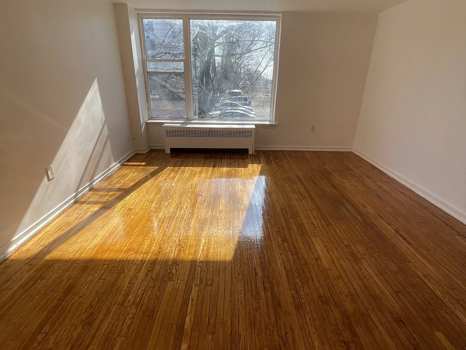 2407 Lake Shore Blvd W Toronto — Photo 2