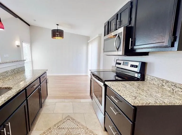 4511 Chapman St — Photo 14