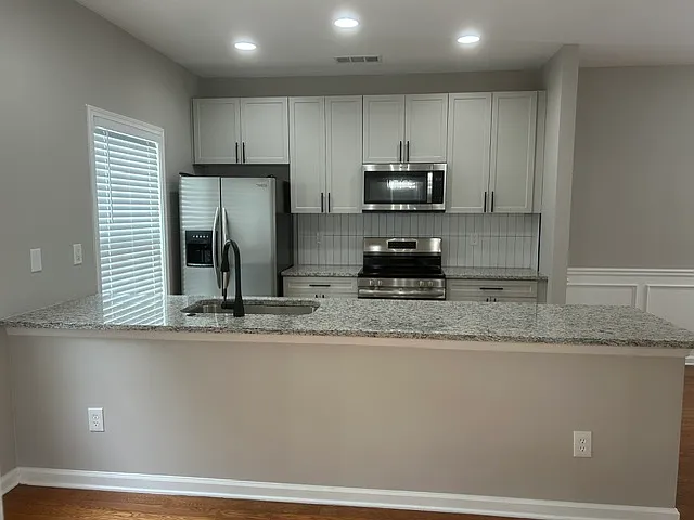 96 Vine St NW — Photo 7