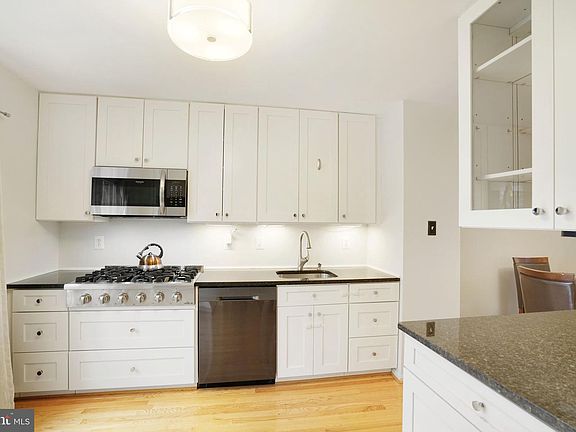 3rd image of 7312 Spring View Ct