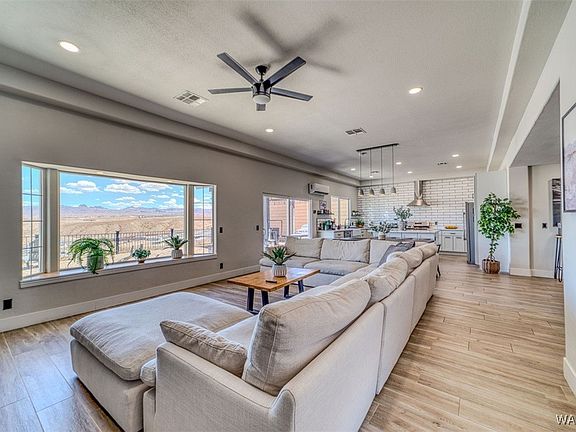 4th image of 1374 Arcadia Boulevard