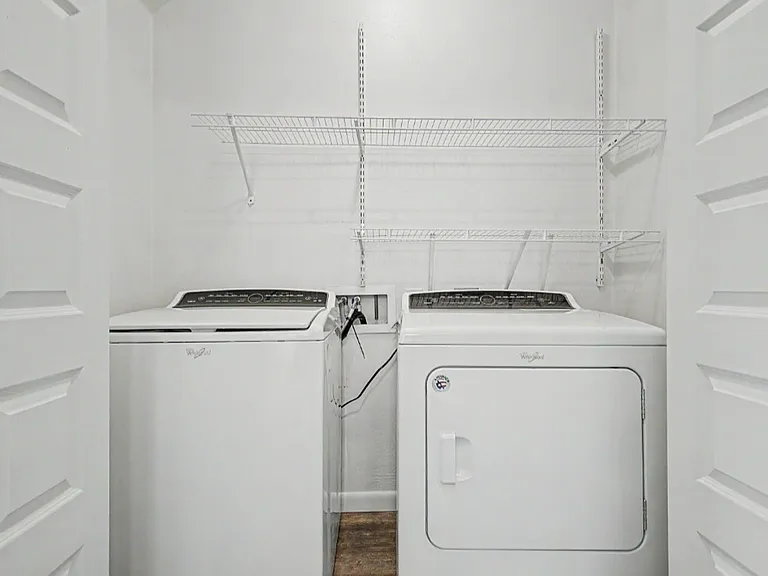 2090 S Dorsey Ln #1030 — Photo 3
