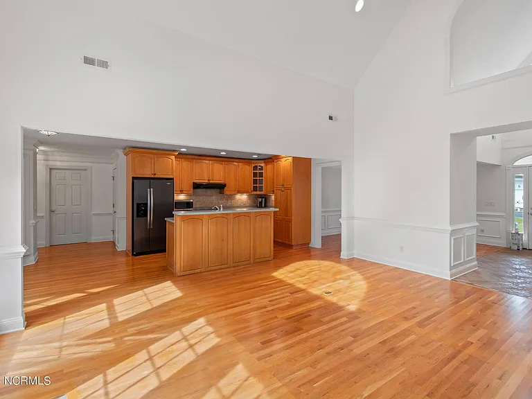 3567 Medinah Ave E — Photo 10